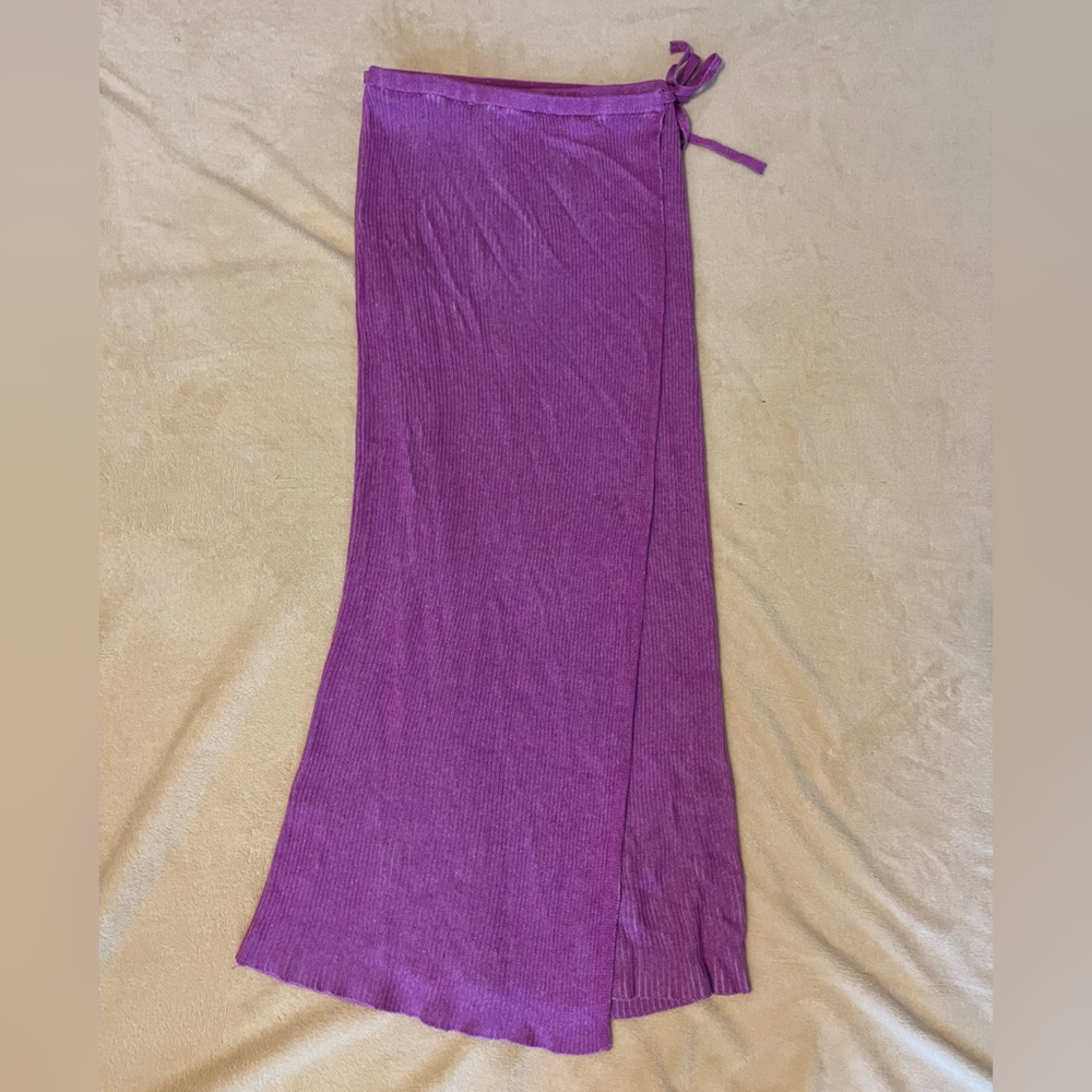 Free people pink sweater skirt with a slit